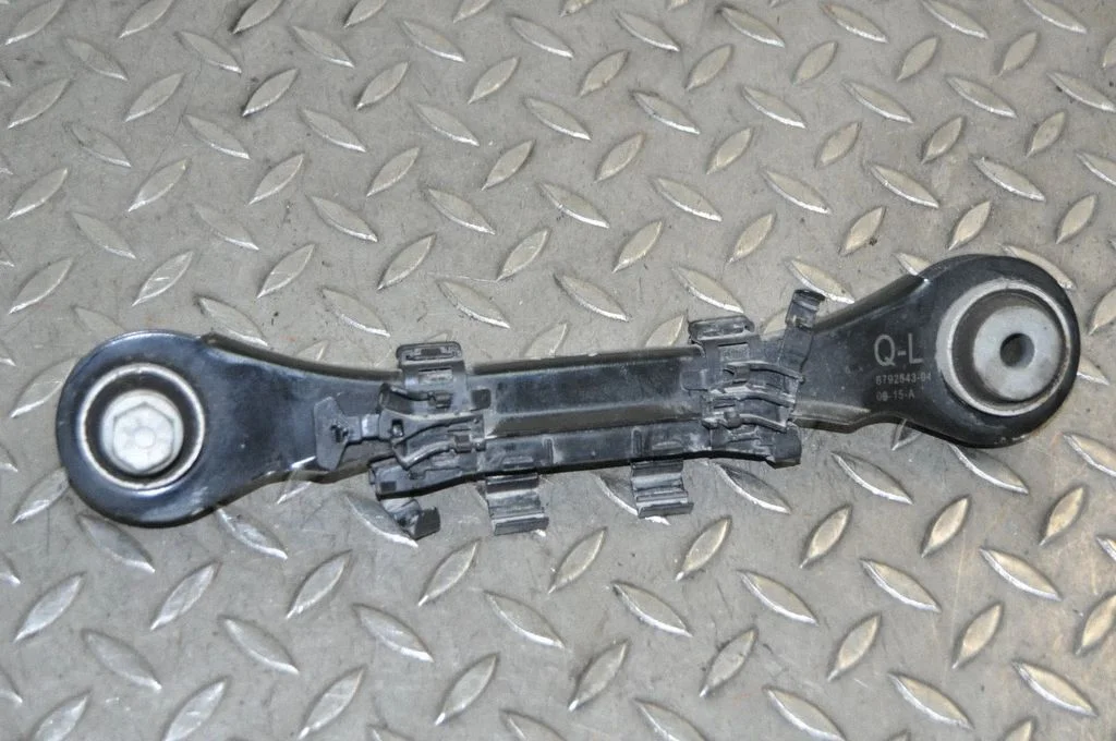 Tagumine ülemine õõtshoob – BMW 4-seeria F32 F33 (2013-2020)