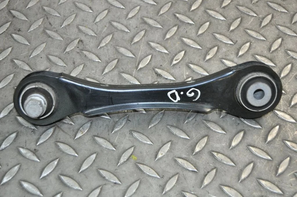Tagumine ülemine õõtshoob – BMW 3-seeria GT F34 (2013-2017)