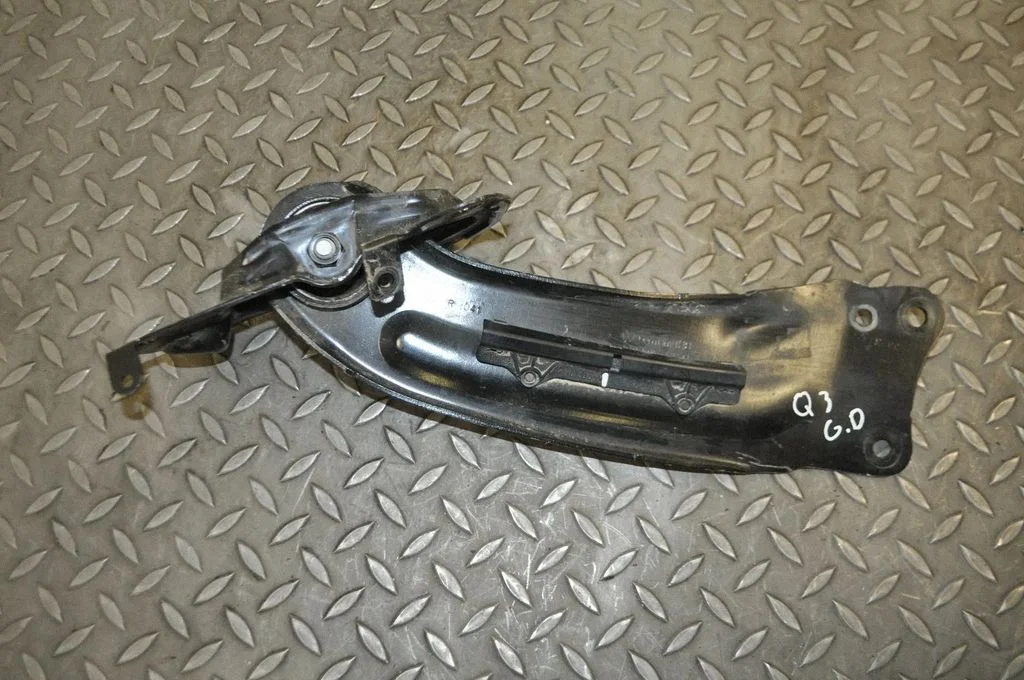 Aizmugurējā svira (dakša) – labā