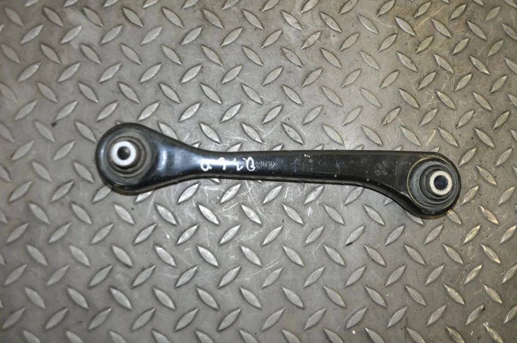 Aizmugurējā svira (dakša) – labā