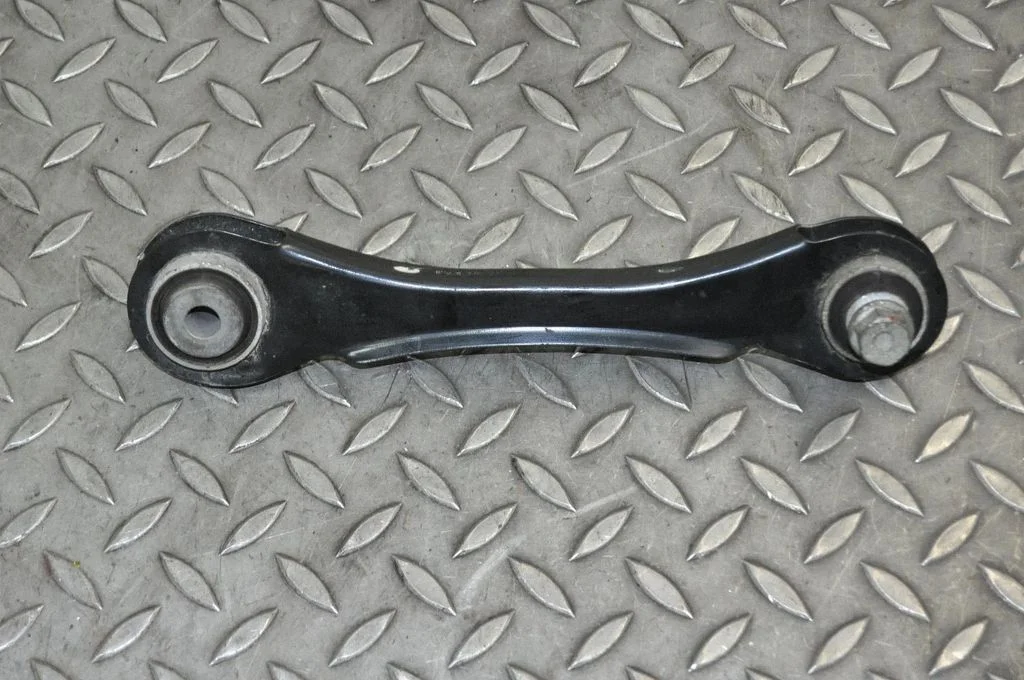 Wahacz tylny górny – BMW Seria 3 F30 F35 F31 (2012-2018)