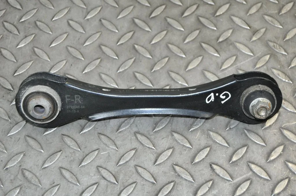 Tagumine ülemine õõtshoob – BMW 3-seeria F30 F35 F31 (2012-2018)