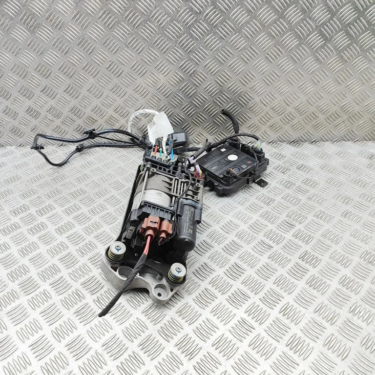 Õhkvedrustuse kompressor 95C907778J