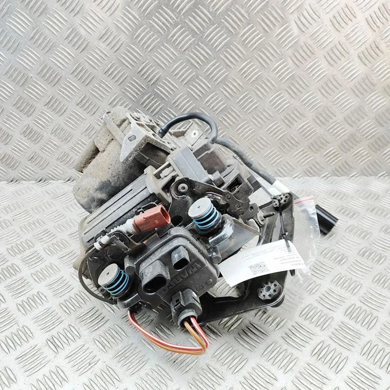 Õhkvedrustuse kompressor M8E23B484AB