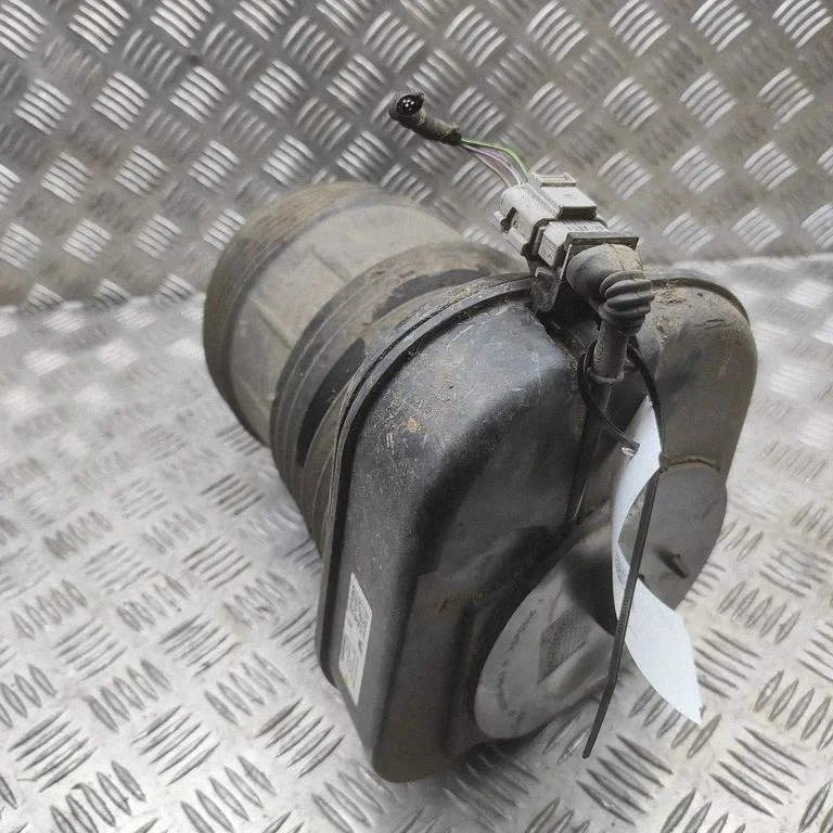 Aizmugurējais pneimatiskais (gaisa) spilvens 9Y0616002C