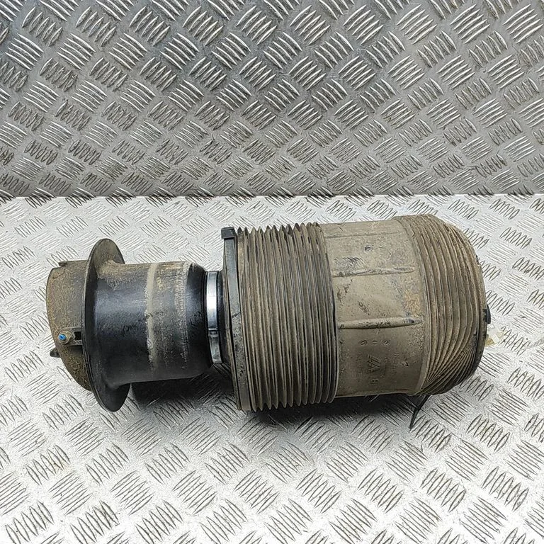 Miech zawieszenia pneumatycznego tylny 4M4616002E