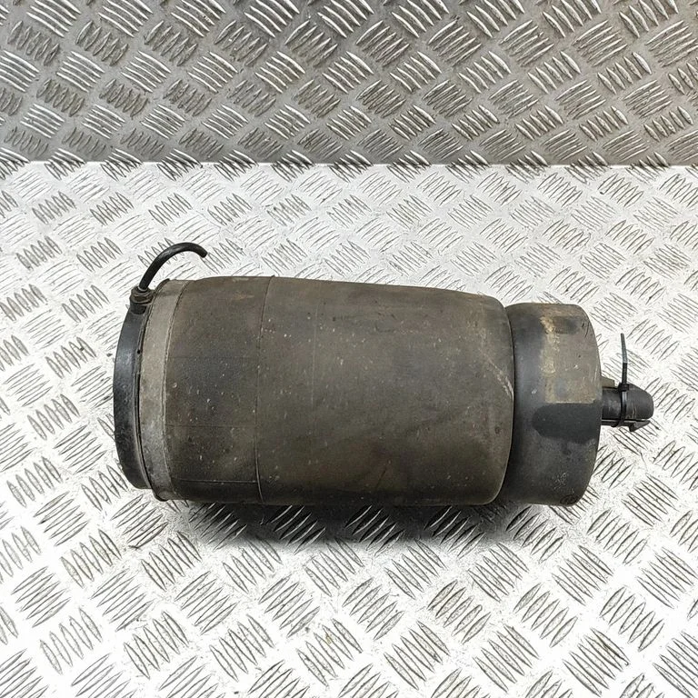Aizmugurējais pneimatiskais (gaisa) spilvens HY325587AA