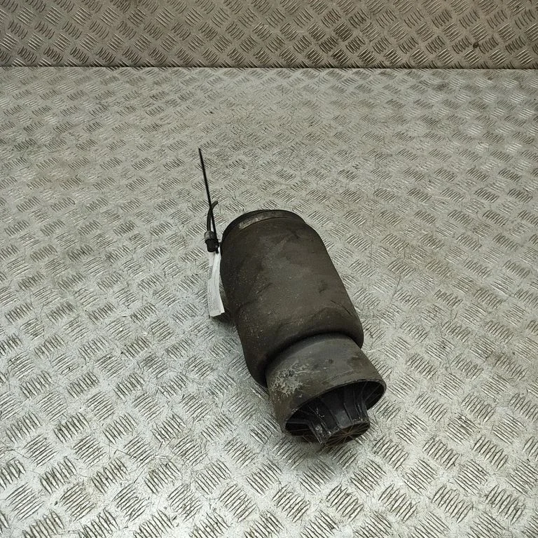 Rear air suspension bag/shock absorber – Jeep Grand Cherokee (2010-2021)