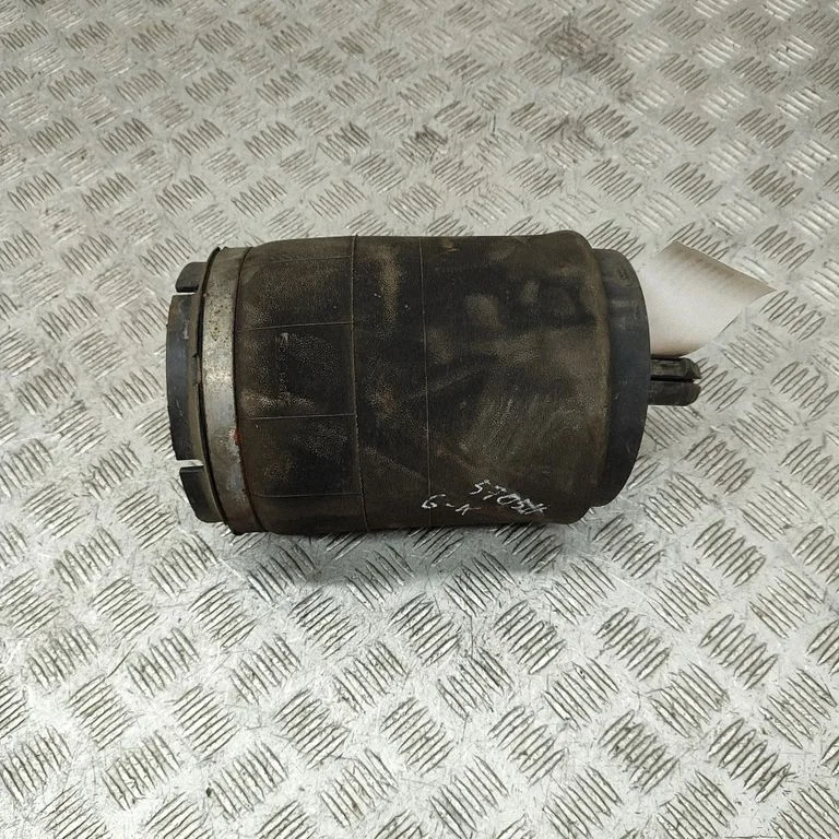 Aizmugurējais pneimatiskais (gaisa) spilvens HY325587AA