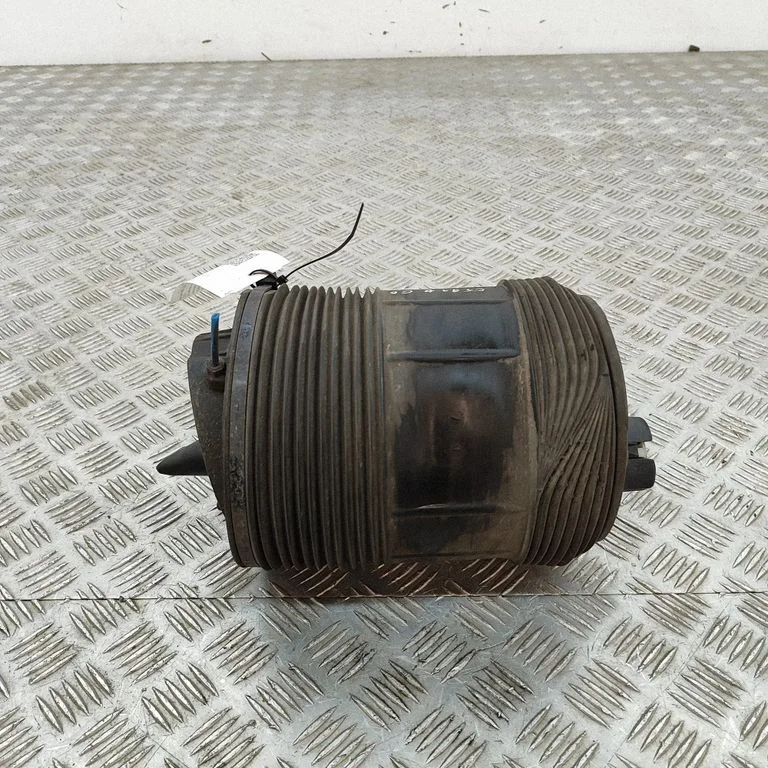 Aizmugurējais pneimatiskais (gaisa) spilvens 4M0616002AK
