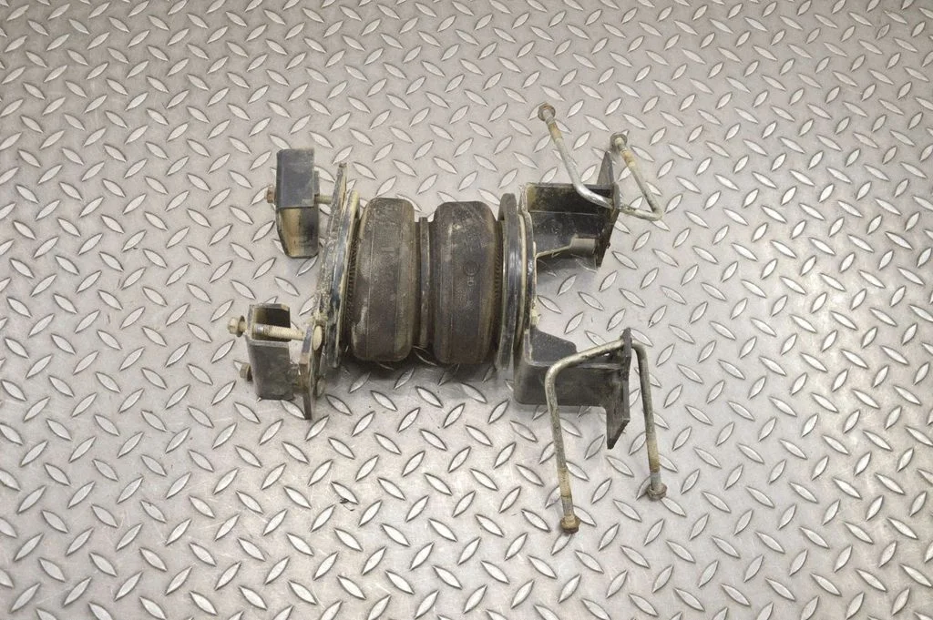 Tagumine õhkvedrustuse padi 01646A – GMC Sierra IV (2019-)
