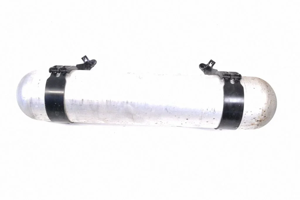Zbiornik powietrza zawieszenia pneumatycznego – Tesla Model S (2012-)