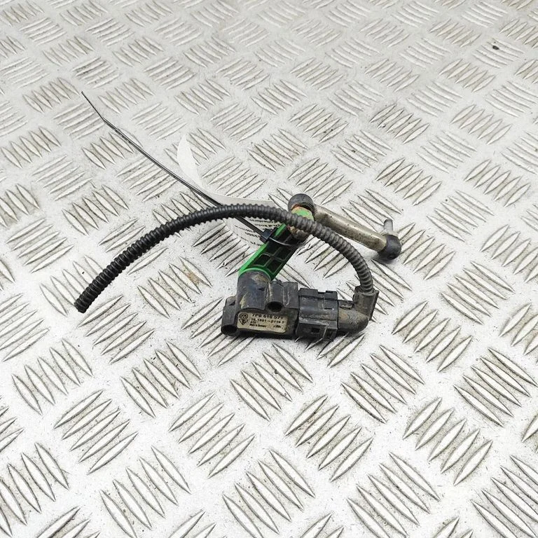 Rear air suspension level height sensor – Porsche Cayenne (92A) (2010-2017)