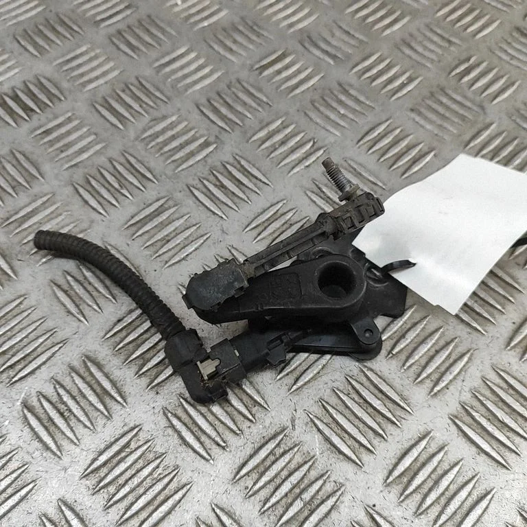 Rear air suspension level height sensor 9826684080