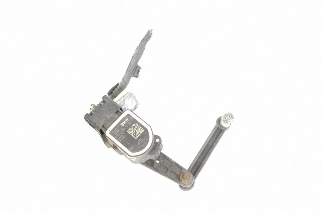 Rear air suspension level height sensor 6788574