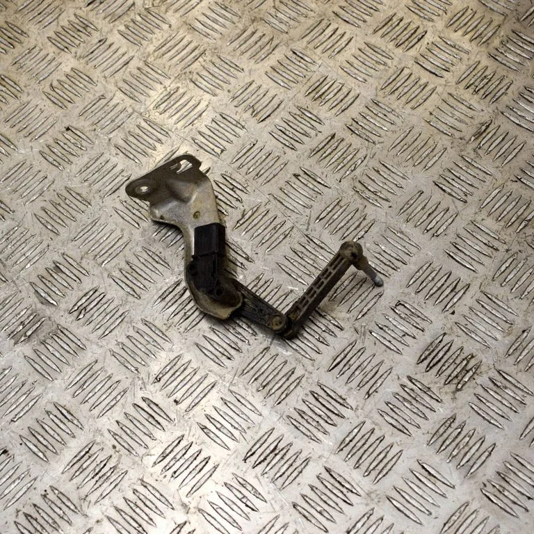 Rear air suspension level height sensor 102797600A