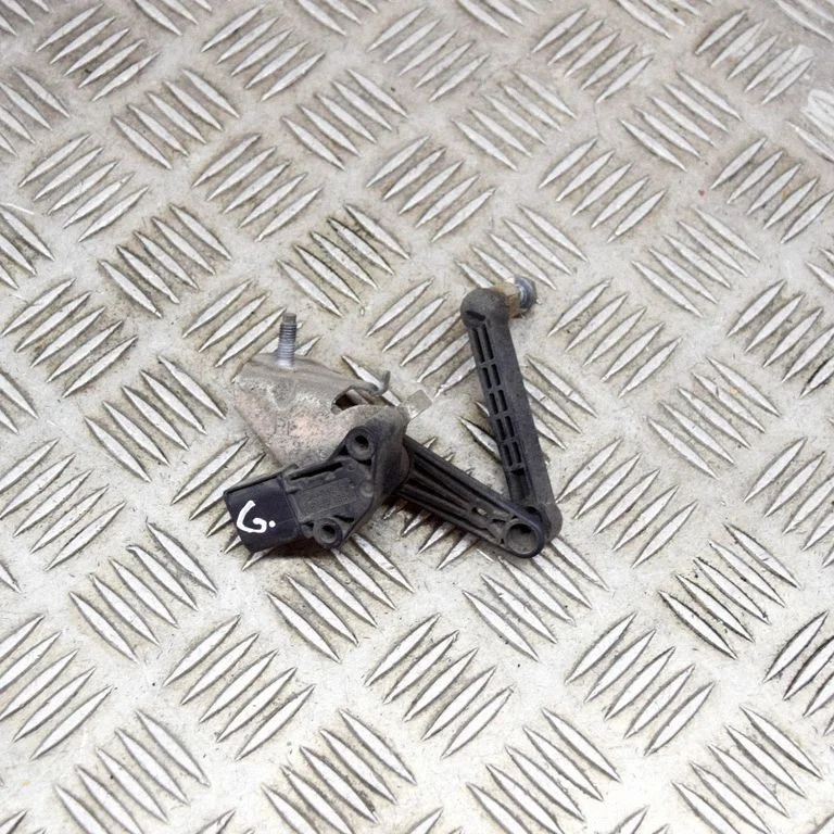 Rear air suspension level height sensor 104497100C