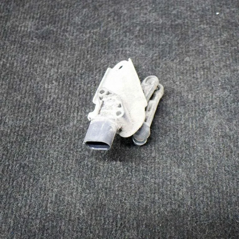Rear air suspension level height sensor – left