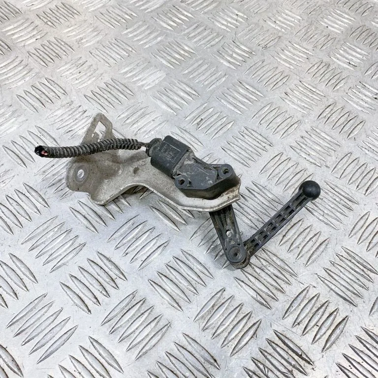Rear air suspension level height sensor – Tesla Model S (2012-)