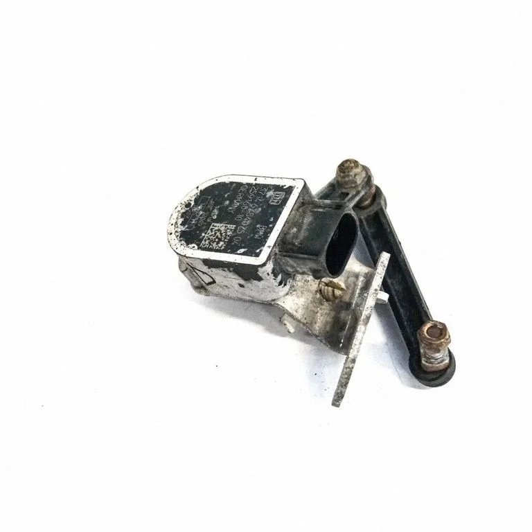 Rear air suspension level height sensor 6784075