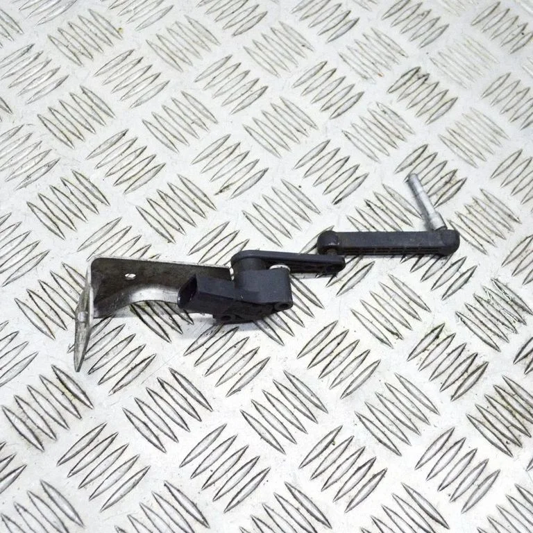 Rear air suspension level height sensor 102797600A