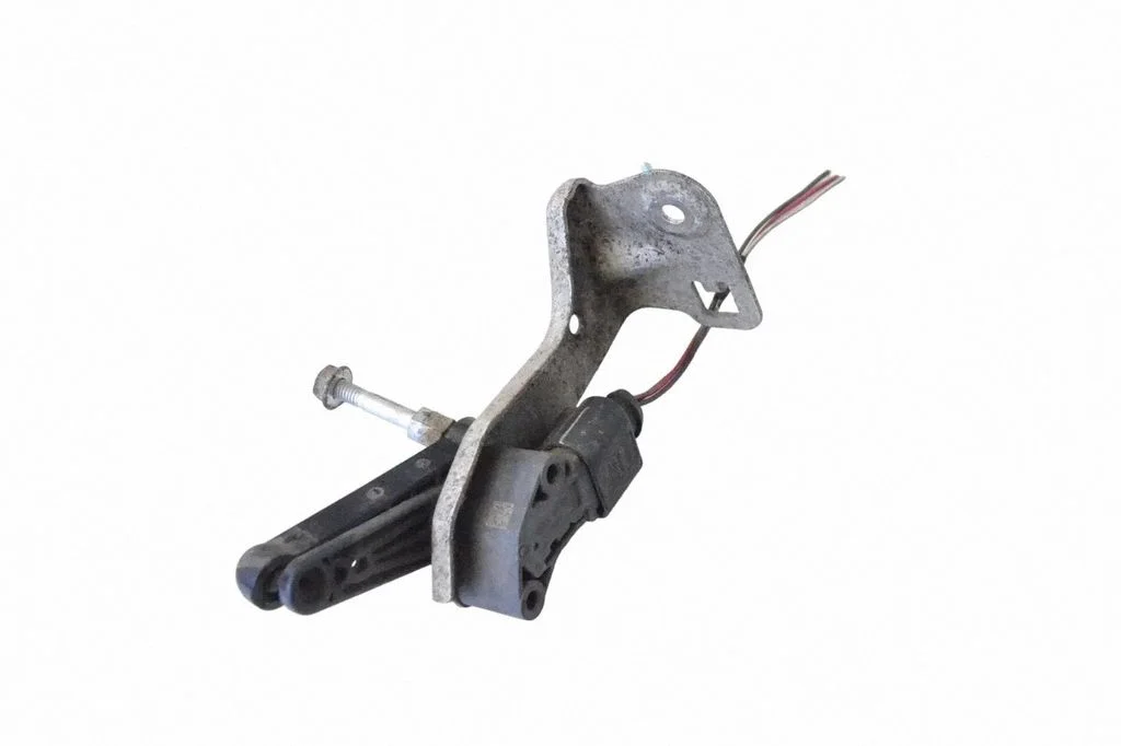 Rear air suspension level height sensor 600652600B