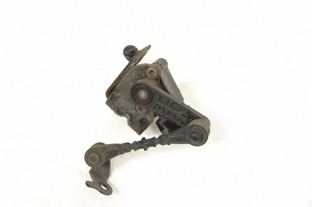 Rear air suspension level height sensor FK723C300AB