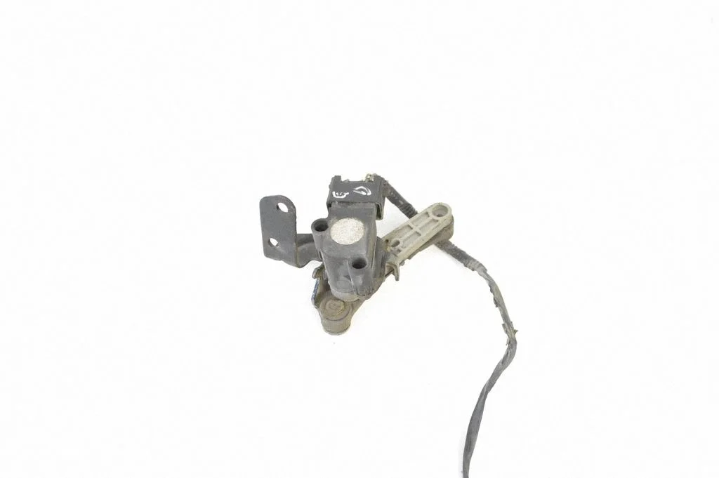 Rear air suspension level height sensor HK833C280DA