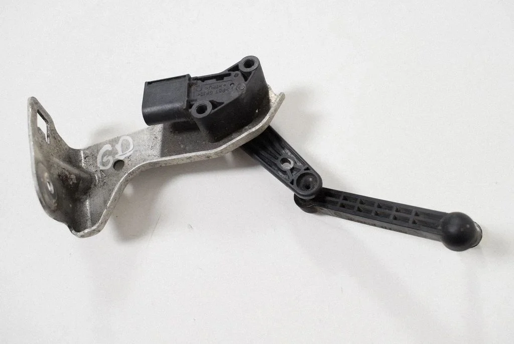 Rear air suspension level height sensor 600652600