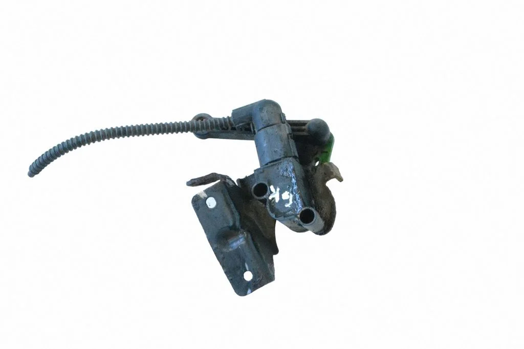 Rear air suspension level height sensor – left