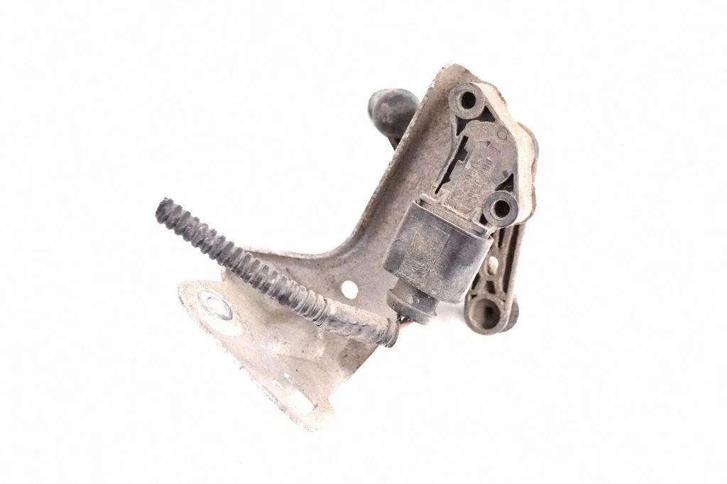 Rear air suspension level height sensor 102797100A