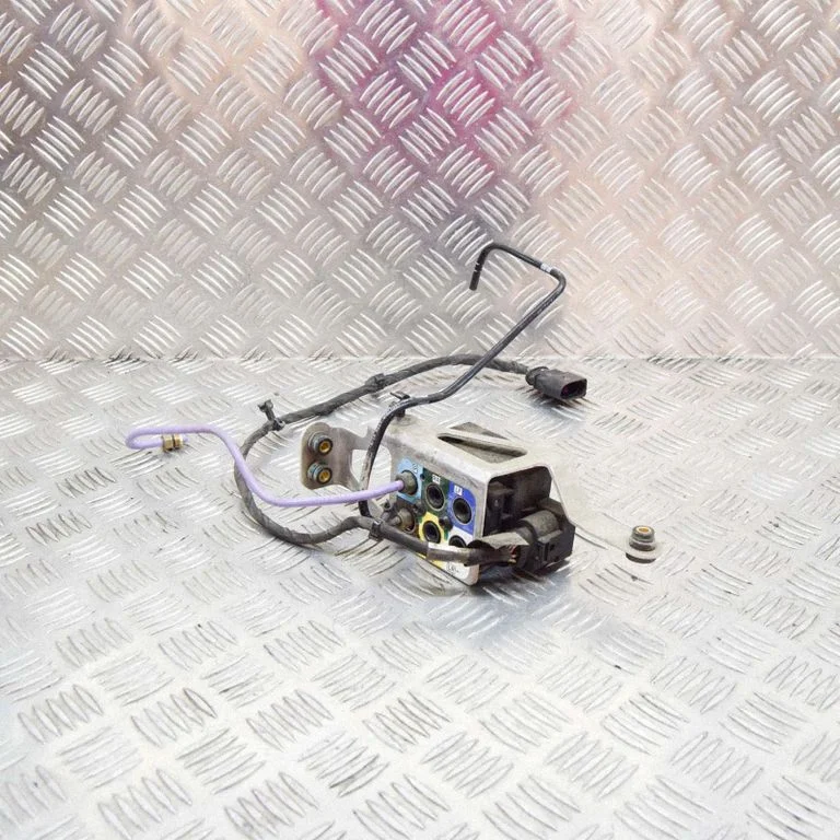 Gaisa balstiekārtas vadības bloks (aizmugurējais) 600702100B