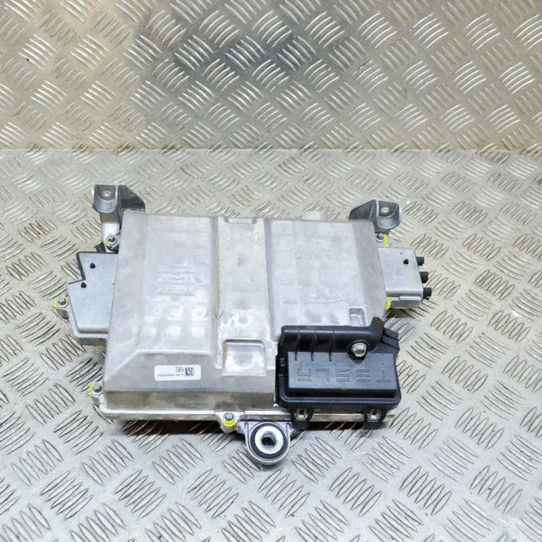 Air suspension control unit module (rear) 110033400E