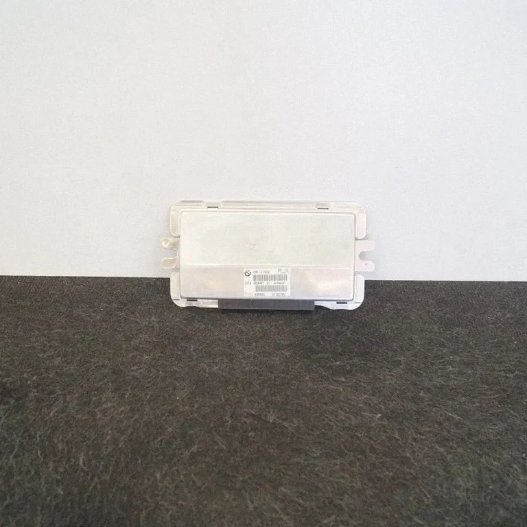 Sterownik zawieszenia pneumatycznego (tył) 6858401