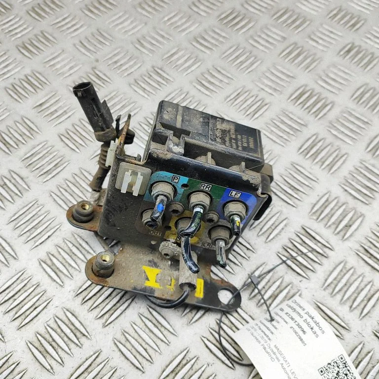 Sterownik zawieszenia pneumatycznego (tył) 6700392470