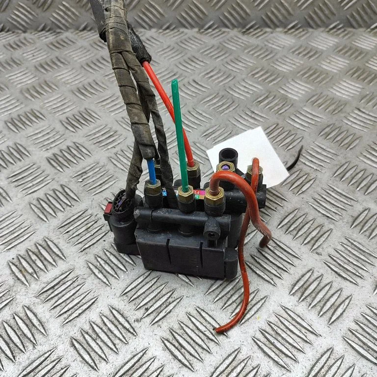 Air suspension control unit module (rear) 971616013C