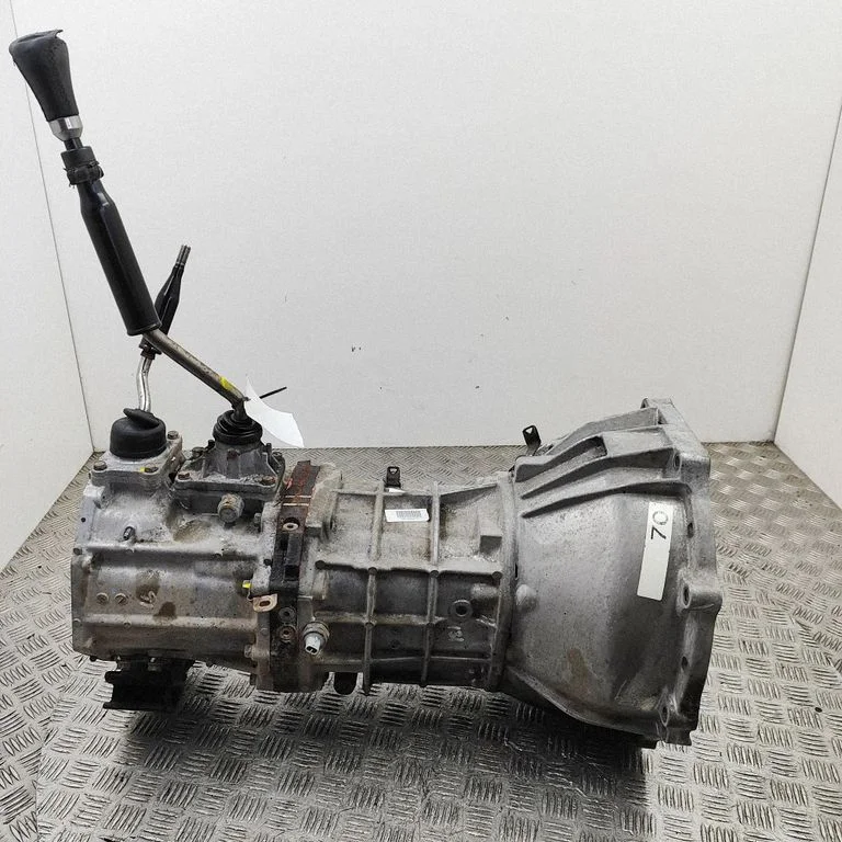 Mehaaniline 6-käiguline käigukast 330300K260