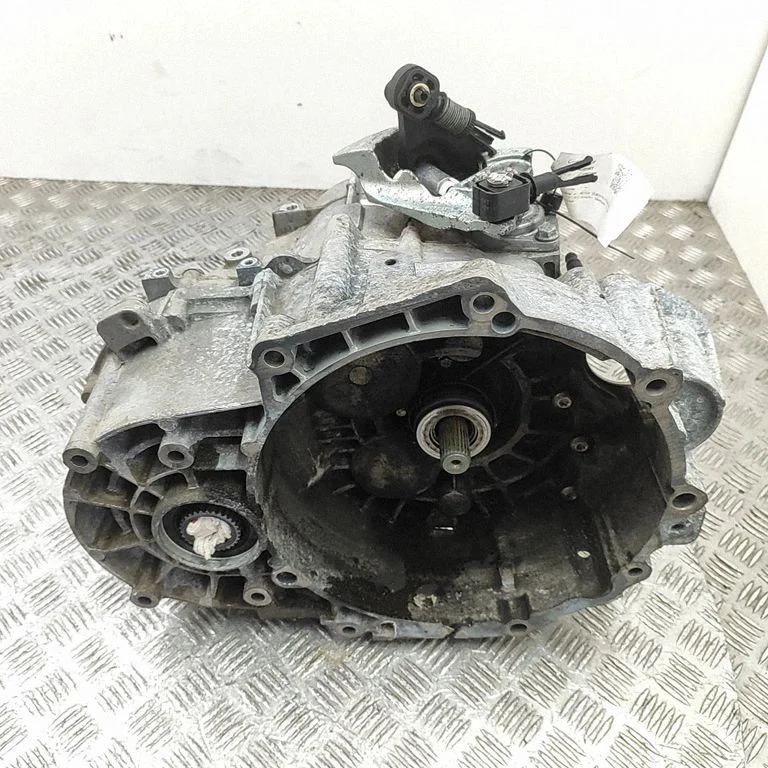 Manual 6 speed gearbox