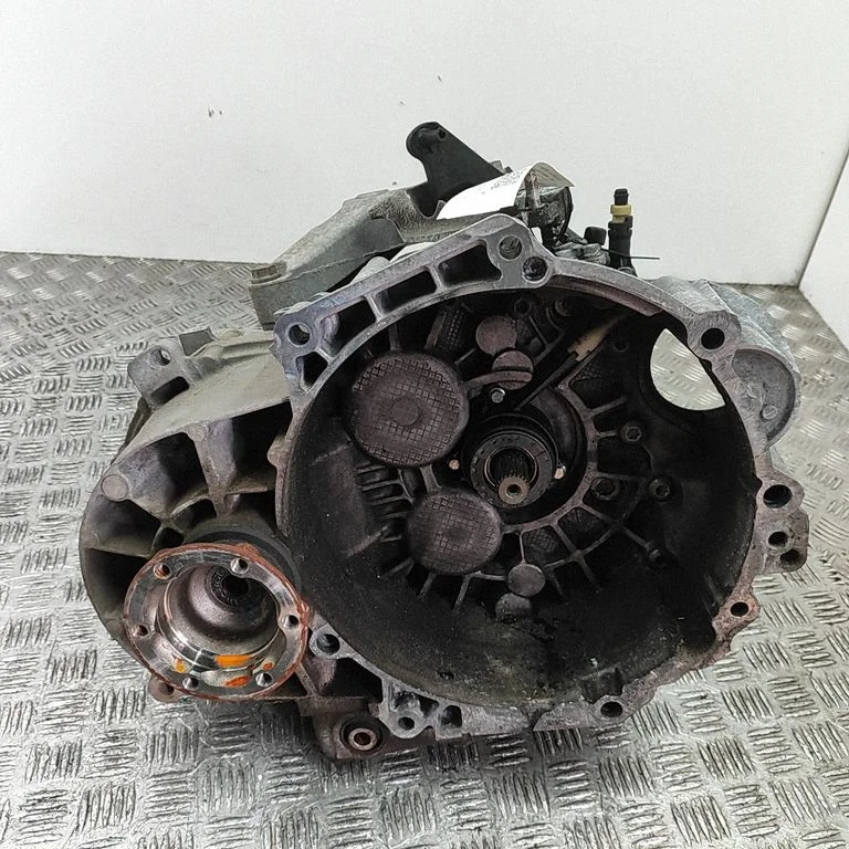Manual 6 speed gearbox