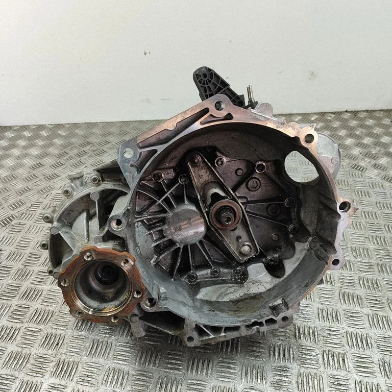 Manual 6 speed gearbox