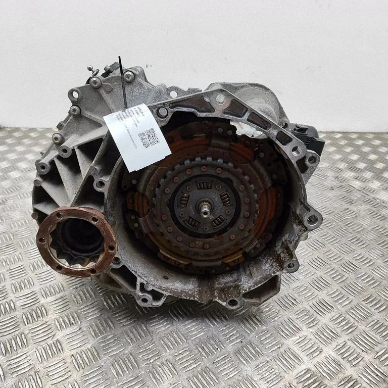 Manual 6 speed gearbox 0CG301103B