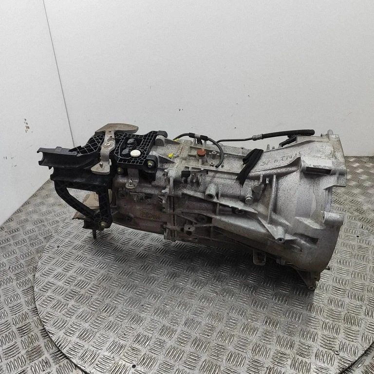 Manual 6 speed gearbox EB3R7K400CA