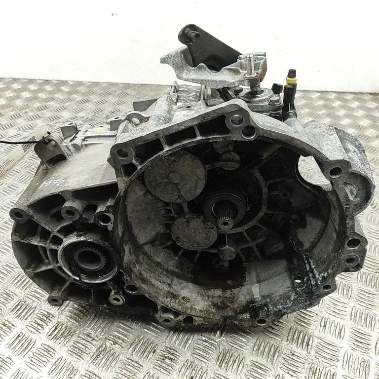 Manual 6 speed gearbox