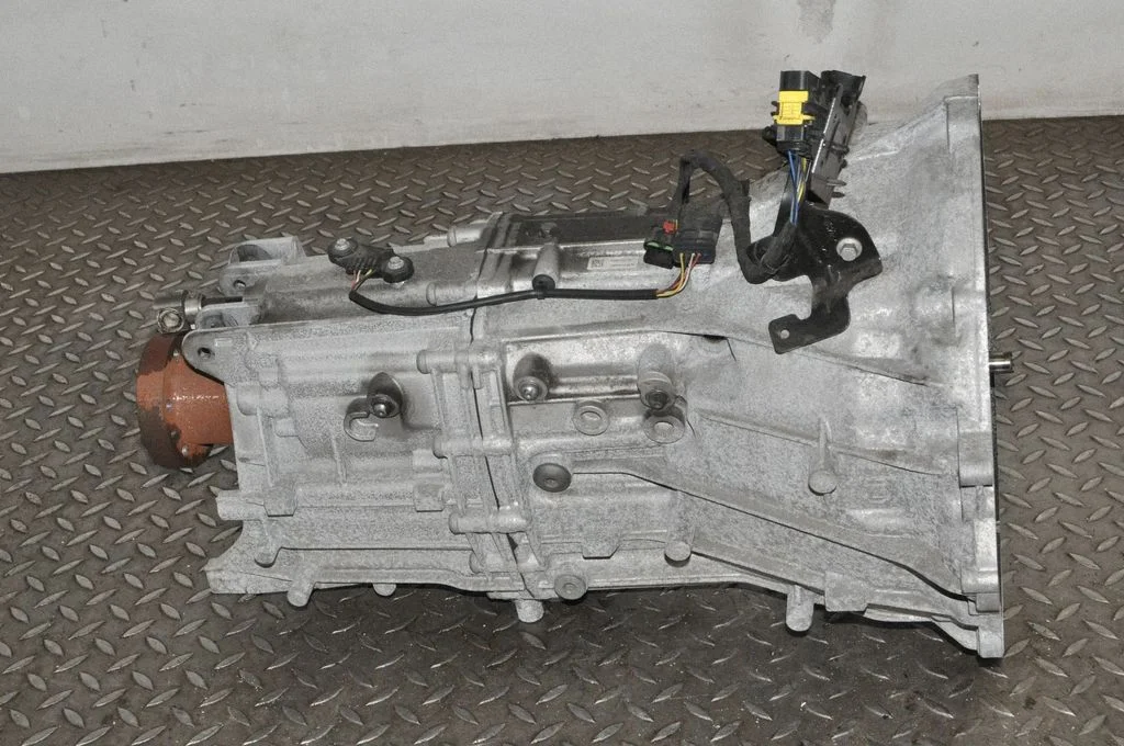 Manual 6 speed gearbox 1089301126M