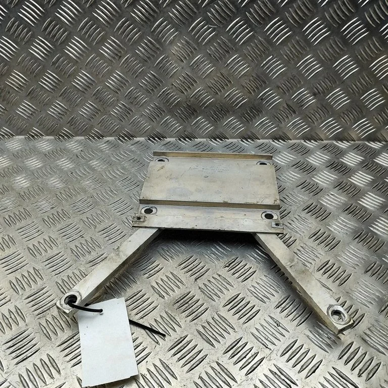 Käigukasti kinnitusklamber 99150433300
