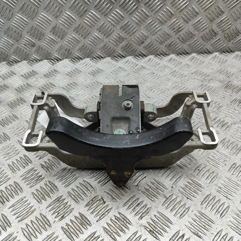 Gearbox mounting bracket 6W836A026A