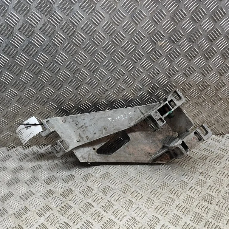 Gearbox mounting bracket GX535060AB