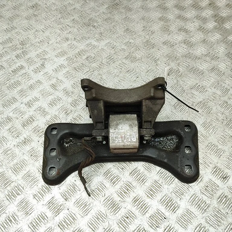Gearbox mounting bracket – Mercedes-Benz SLK-Class R171 (2005-2011)