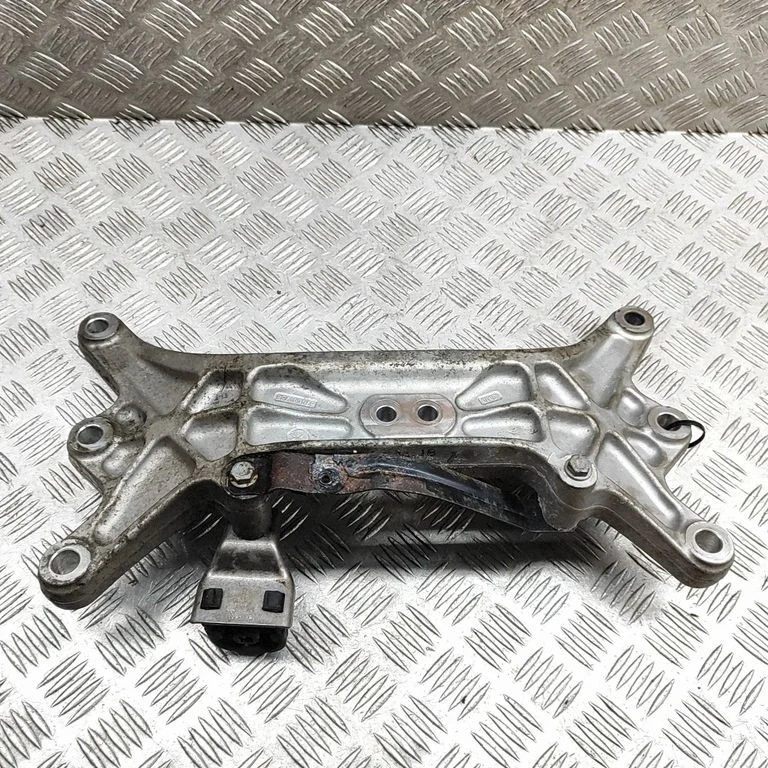 Gearbox mounting bracket 670001738