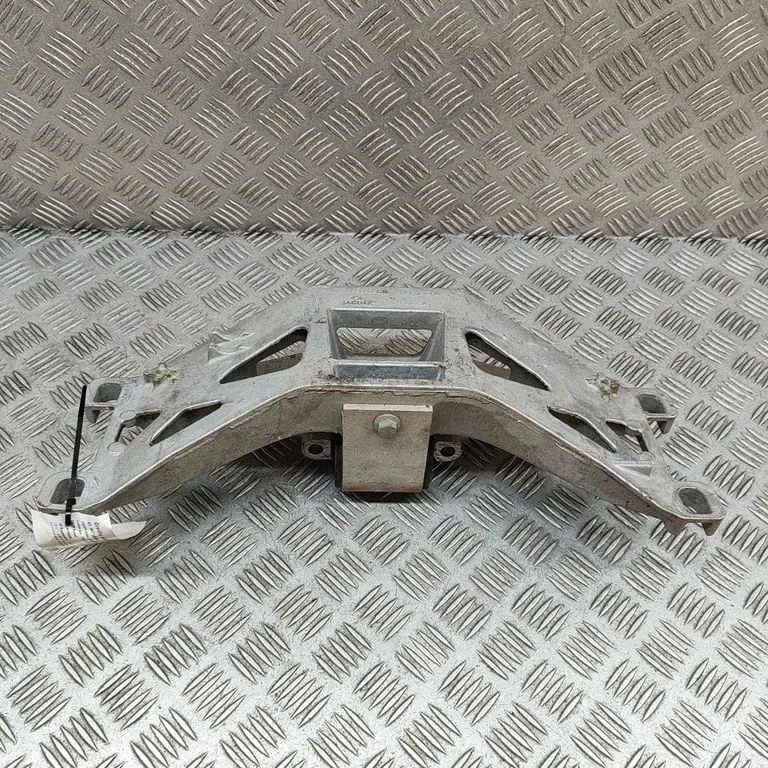 Ātrumkārbas stiprinājuma kronšteins GX735060CB